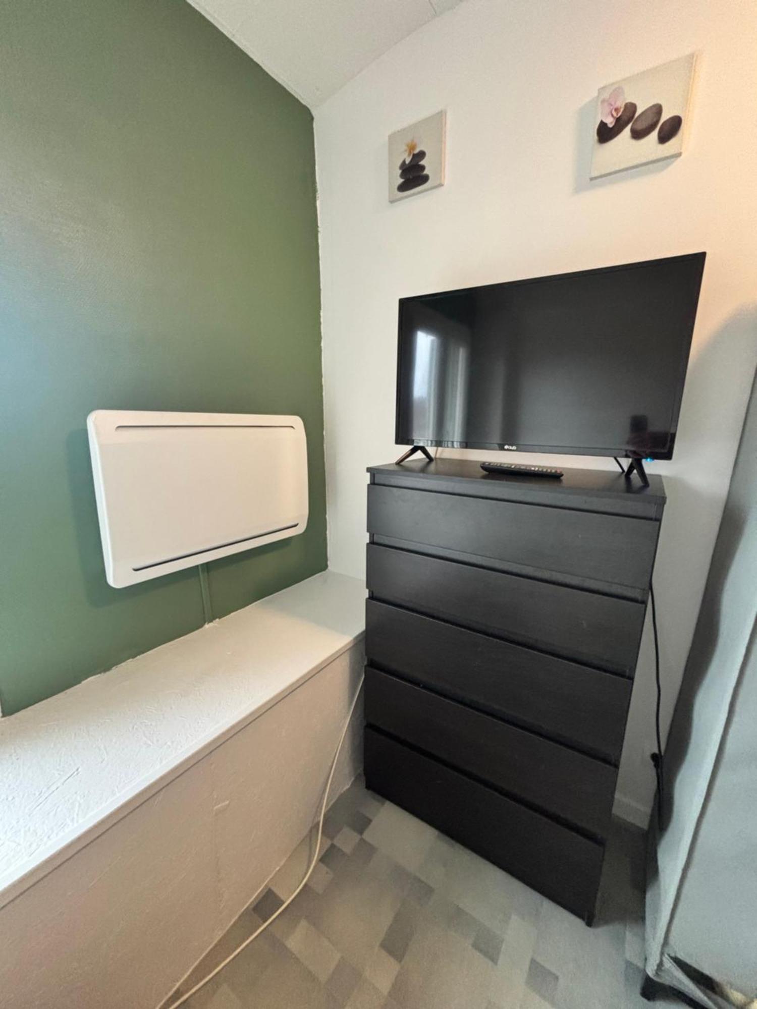 Le Gite "Detroit Studette" Besancon Confort Et Simplicite Bagian luar foto